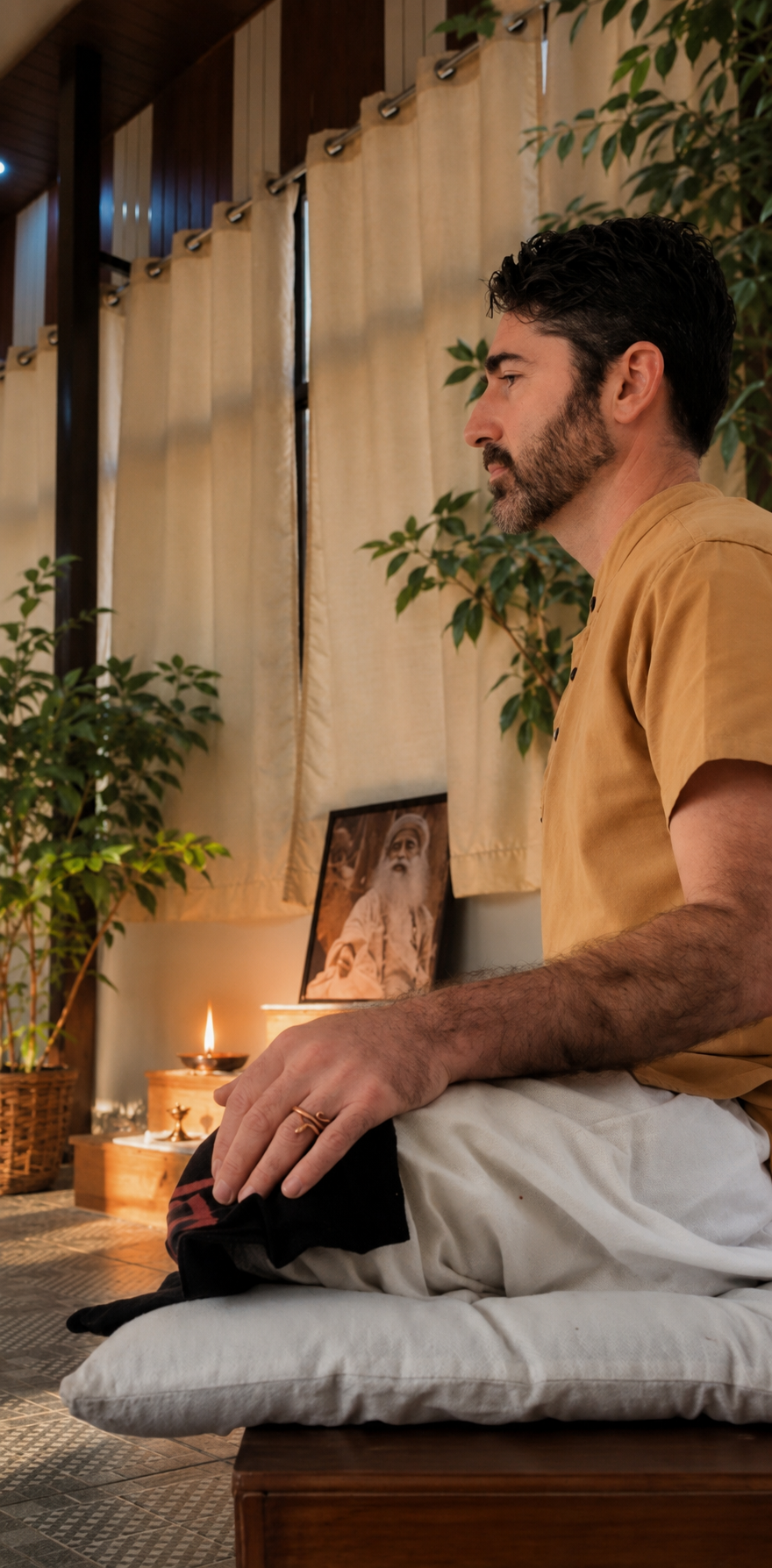 Baran David Salahi seated in meditation
